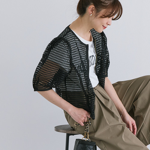 【新品・未使用】黒のメッシュブルゾン 全2色】メッシュ素材で軽やか 格子メッシュクルーネック半袖ジップ