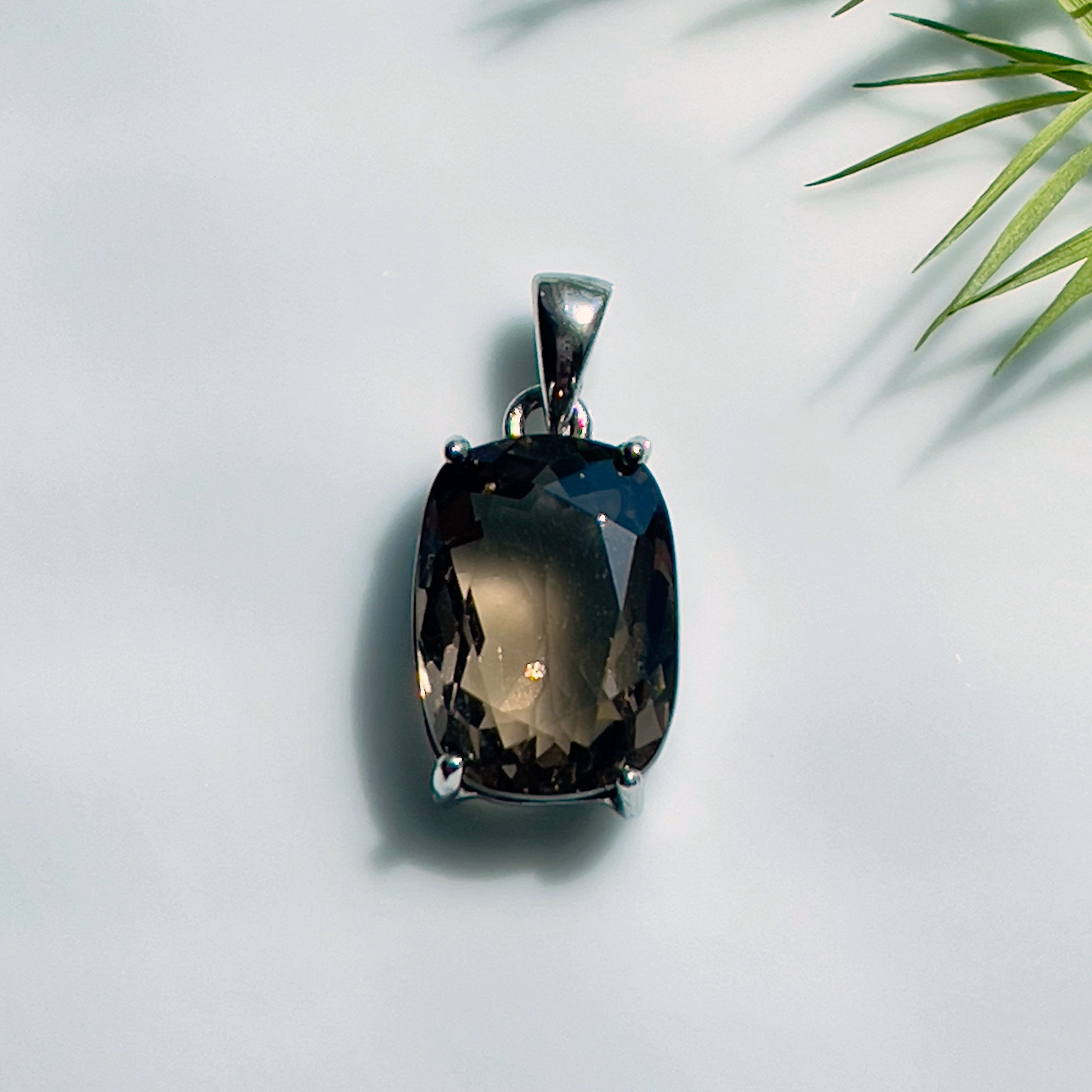 SV925 ヒマラヤ産スモーキークォーツペンダントトップ