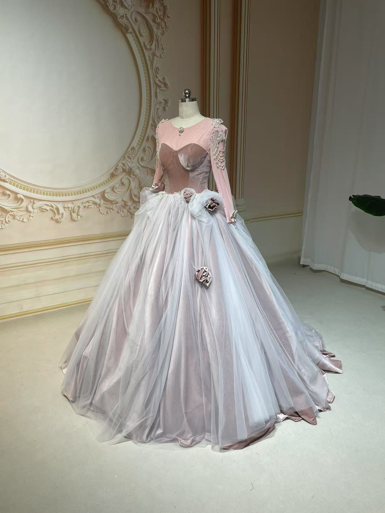 高評価　ピンクソフィア　Princess 可愛い　薔薇ローズ　長袖　編み上げ　サイズオーダ　成人式前撮り衣装演奏会音楽会