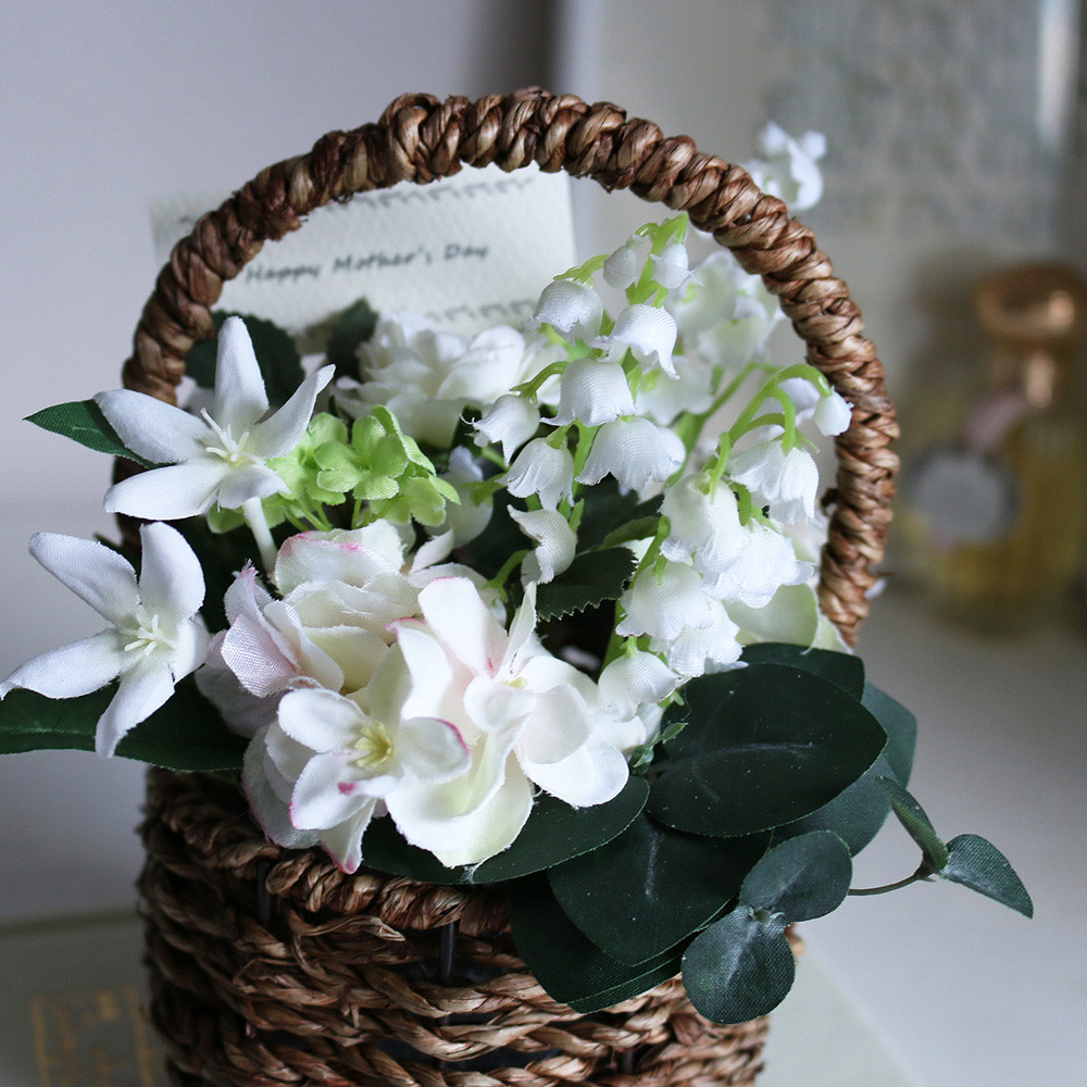 可憐なスズランと初夏のお花のアレンジメント　アーティフィシャルフラワー