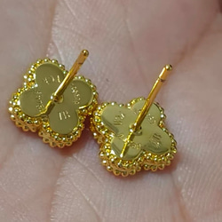 上品な【印字あり・希少色】オーダーメイド18K仕上げ天然石使用の上品な四葉のクローバーピアス/白蝶貝/ご褒美プレゼント 10枚目の画像