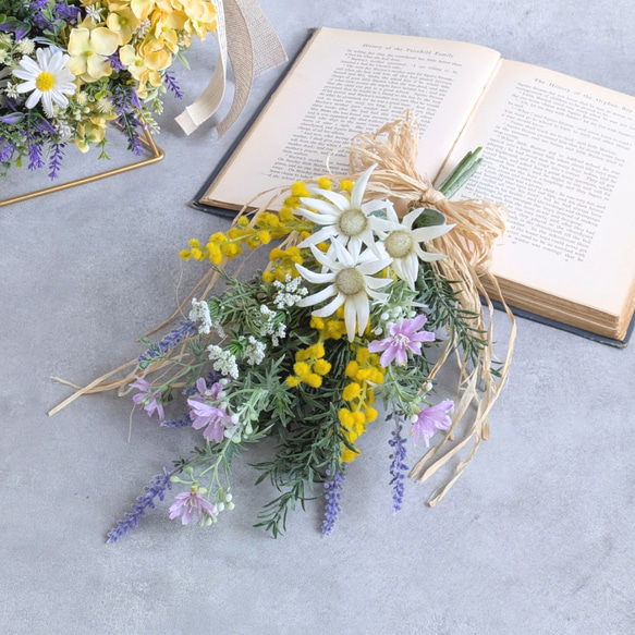 フランネルフラワーとミモザのスワッグ｜北欧ナチュラルインテリアに