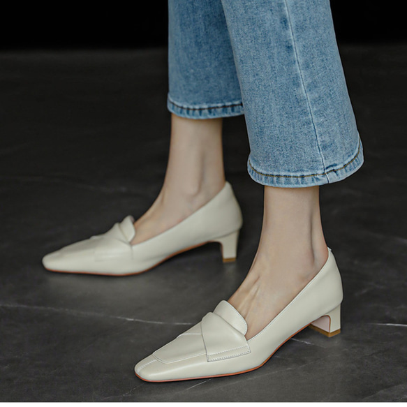 スタイルを瞬時に格上げするヒールの秘密。 ヒールパンプス ローヒール やわここちチャンキーヒールパンプス 跳べる 本革 2枚目の画像