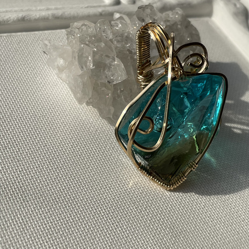 【最終お値下げ中】アンダラレムリアンクリスタル　ペンダントトップ　ベビーブルー アンダラレムリアンクリスタル ペンダントトップ ベビーブルー