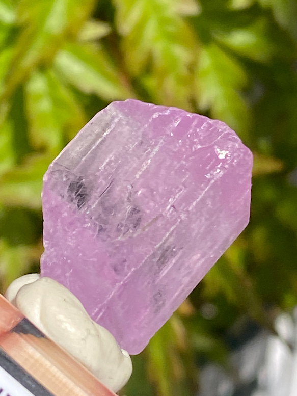 ライラックピンク クンツァイト 鉱物標本 原石 天然石 天然色 9枚目の画像