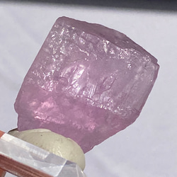 ライラックピンク クンツァイト 鉱物標本 原石 天然石 天然色 15枚目の画像