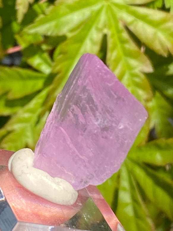 ライラックピンク クンツァイト 鉱物標本 原石 天然石 天然色 4枚目の画像