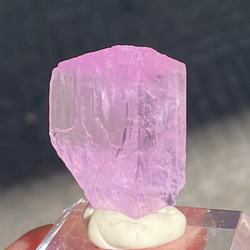 ライラックピンク クンツァイト 鉱物標本 原石 天然石 天然色 3枚目の画像