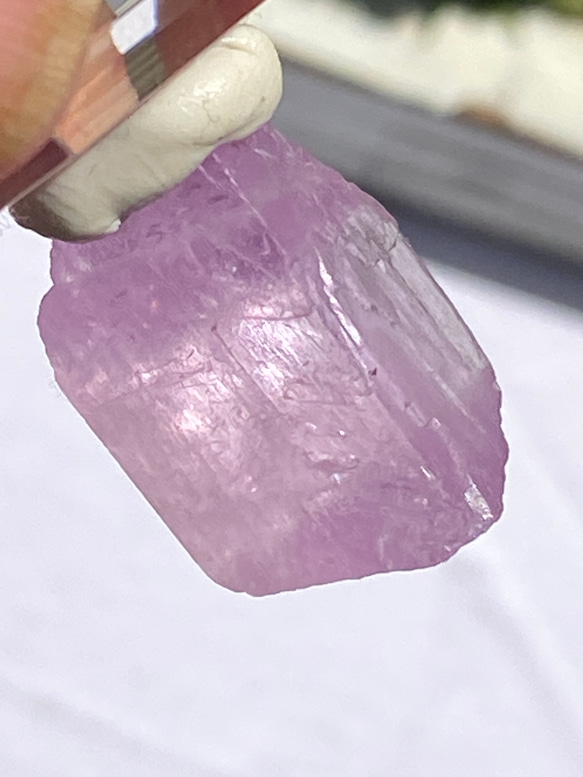 ライラックピンク クンツァイト 鉱物標本 原石 天然石 天然色 16枚目の画像