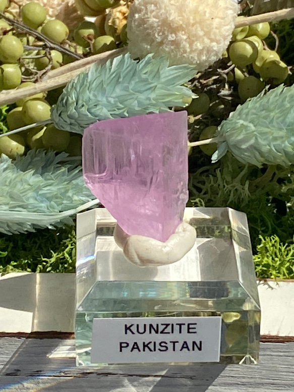 ライラックピンク クンツァイト 鉱物標本 原石 天然石 天然色 20枚目の画像