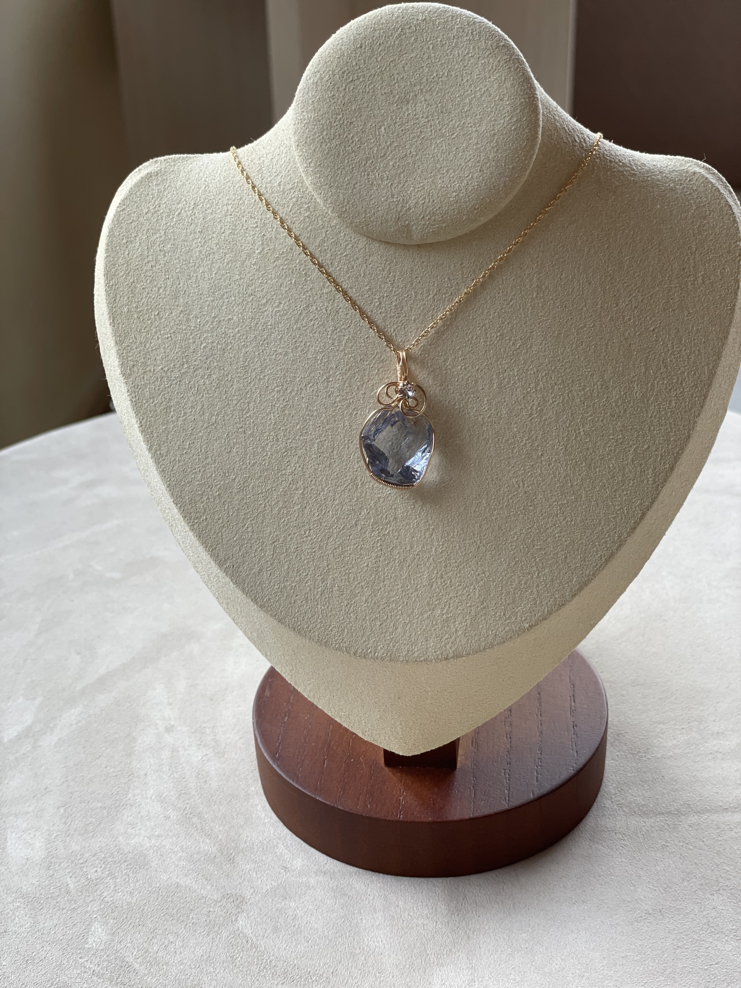 レディー・ネリー【アクアリスの雫】アンダラワイヤーラッピングペンダント