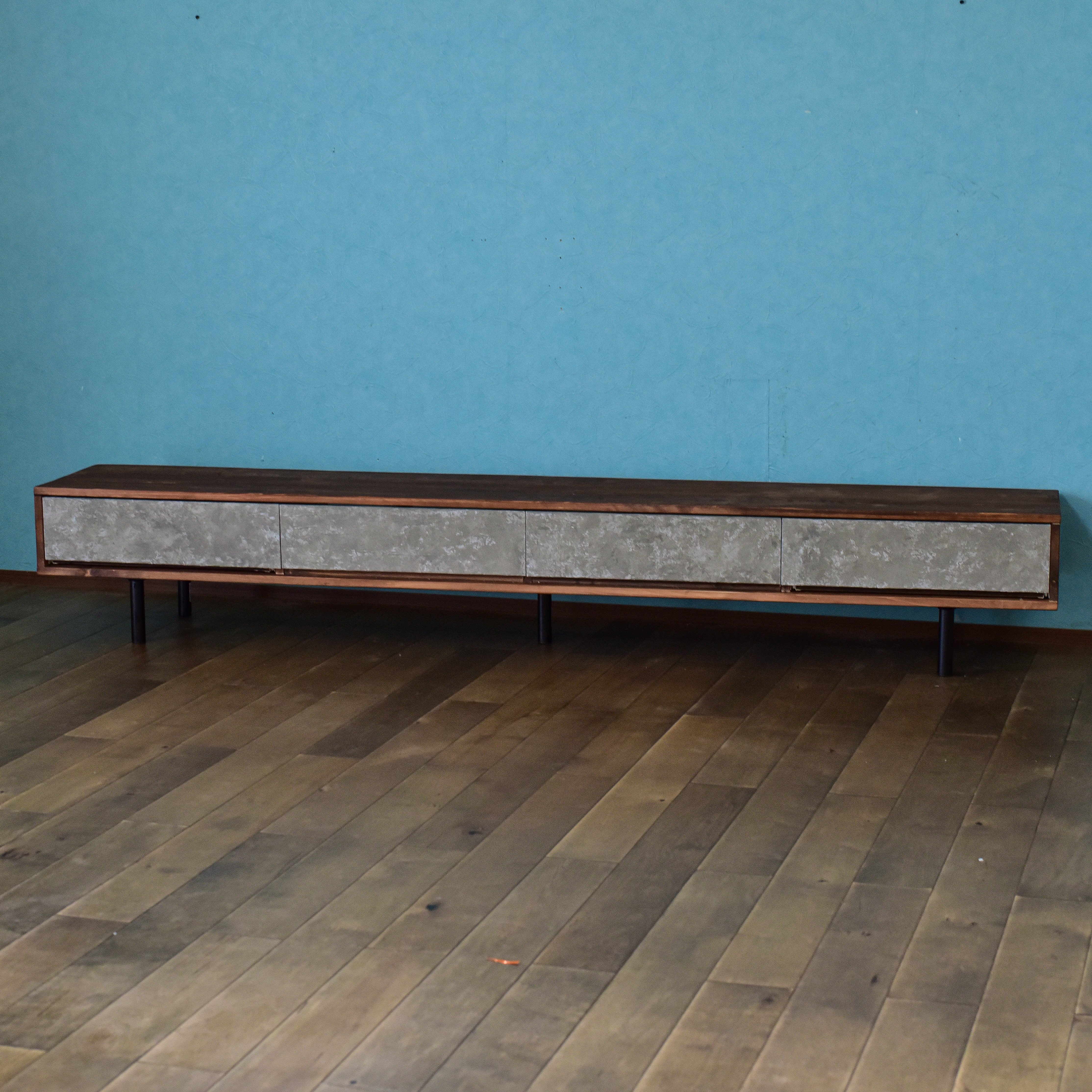 【無垢】テレビボード　220㎝　ダークブラウン　モルタル風　鉄脚