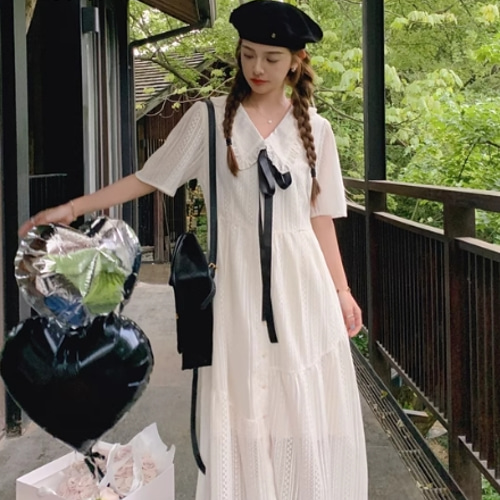 女の子の誕生日記念日白のドールネックワンピース女 サマーアカデミア