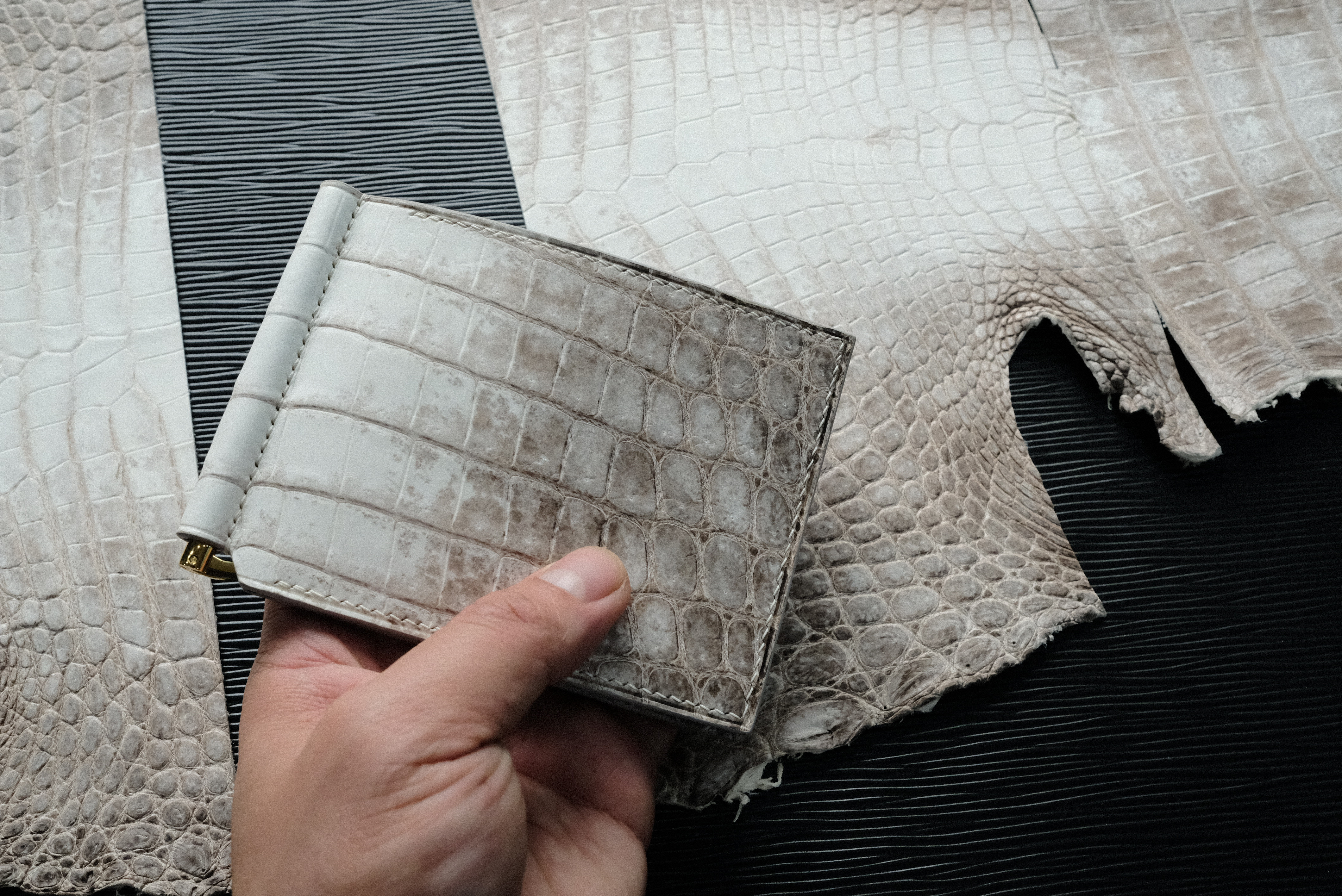 高級ヒマラヤタロコダイルのマネークリップ手縫いマネークリップ