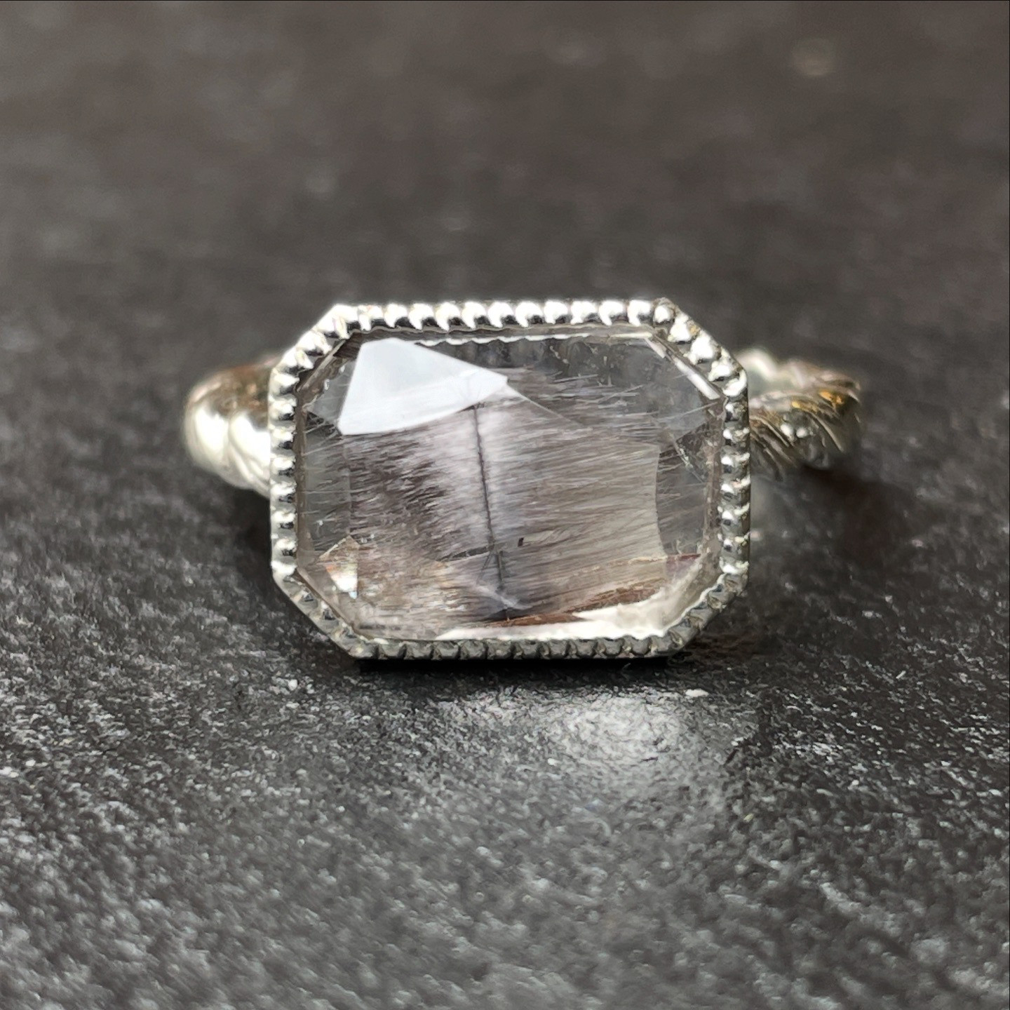 ブルッカイト　in　クォーツ　オクタゴン型　ミックスカット　プラチナルチル　シルバーSV925リング