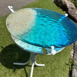 現品販売　ホワイトビーチ　海と砂浜　水紋の影　穏やかな海ガラスサイドテーブル　円形テーブル　エメラルドの海　 6枚目の画像