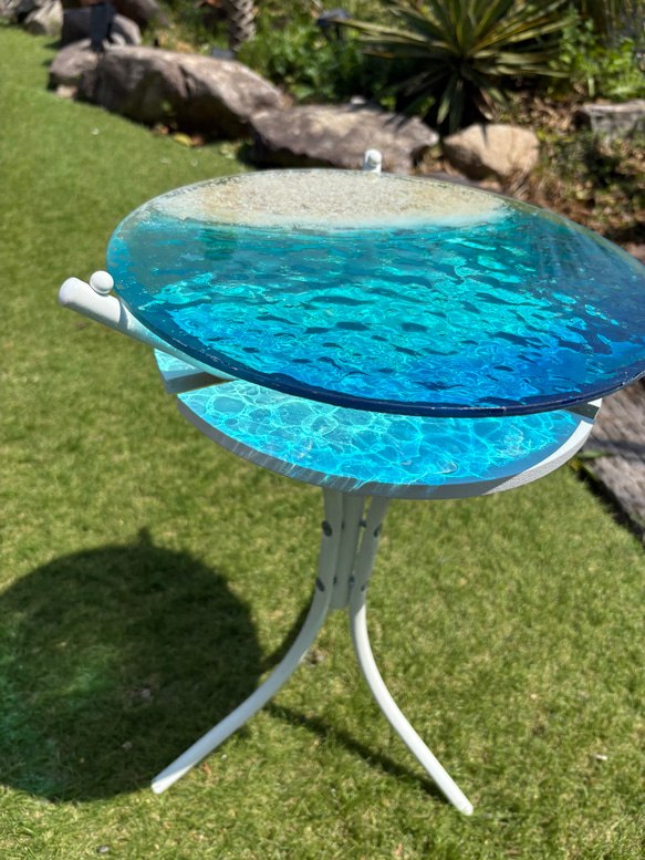 現品販売　ホワイトビーチ　海と砂浜　水紋の影　穏やかな海ガラスサイドテーブル　円形テーブル　エメラルドの海　 16枚目の画像