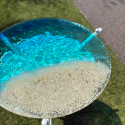 現品販売　ホワイトビーチ　海と砂浜　水紋の影　穏やかな海ガラスサイドテーブル　円形テーブル　エメラルドの海　 13枚目の画像