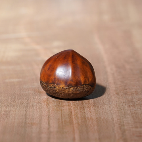 木彫刻 根付「栗」黄楊 木彫り クリ キーホルダー ストラップ 工芸品