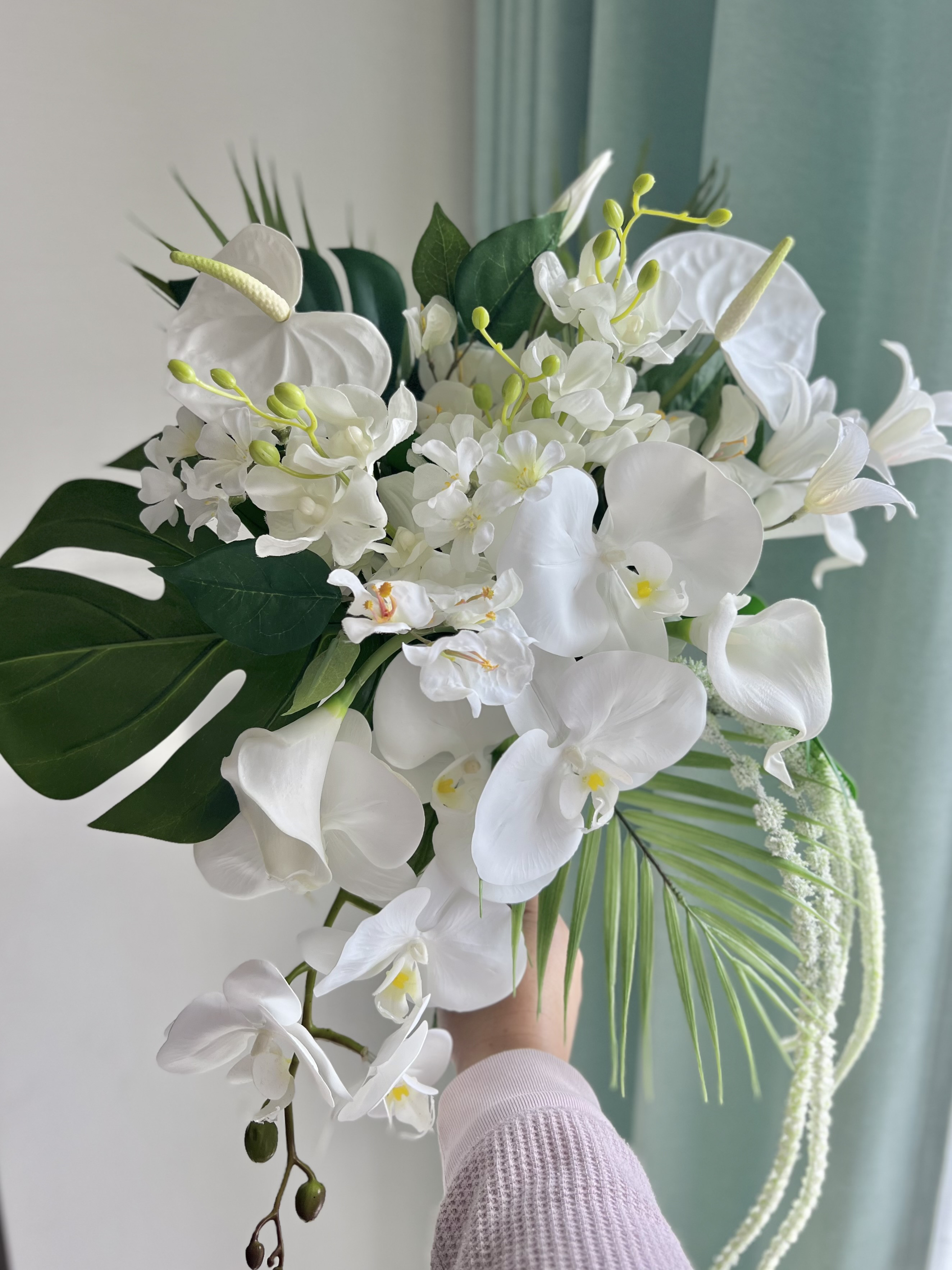 胡蝶蘭のトロピカルウェディングブーケ　リゾートウェディング　アーティフィシャルフラワー 14,328円