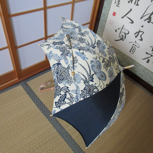 大島紬リメイク＊手作りおしゃれ日傘とお揃い巾着トート＊濃紺 花柄 大島紬リメイク＊手作りおしゃれ日傘とお揃い巾着トート＊黒地花