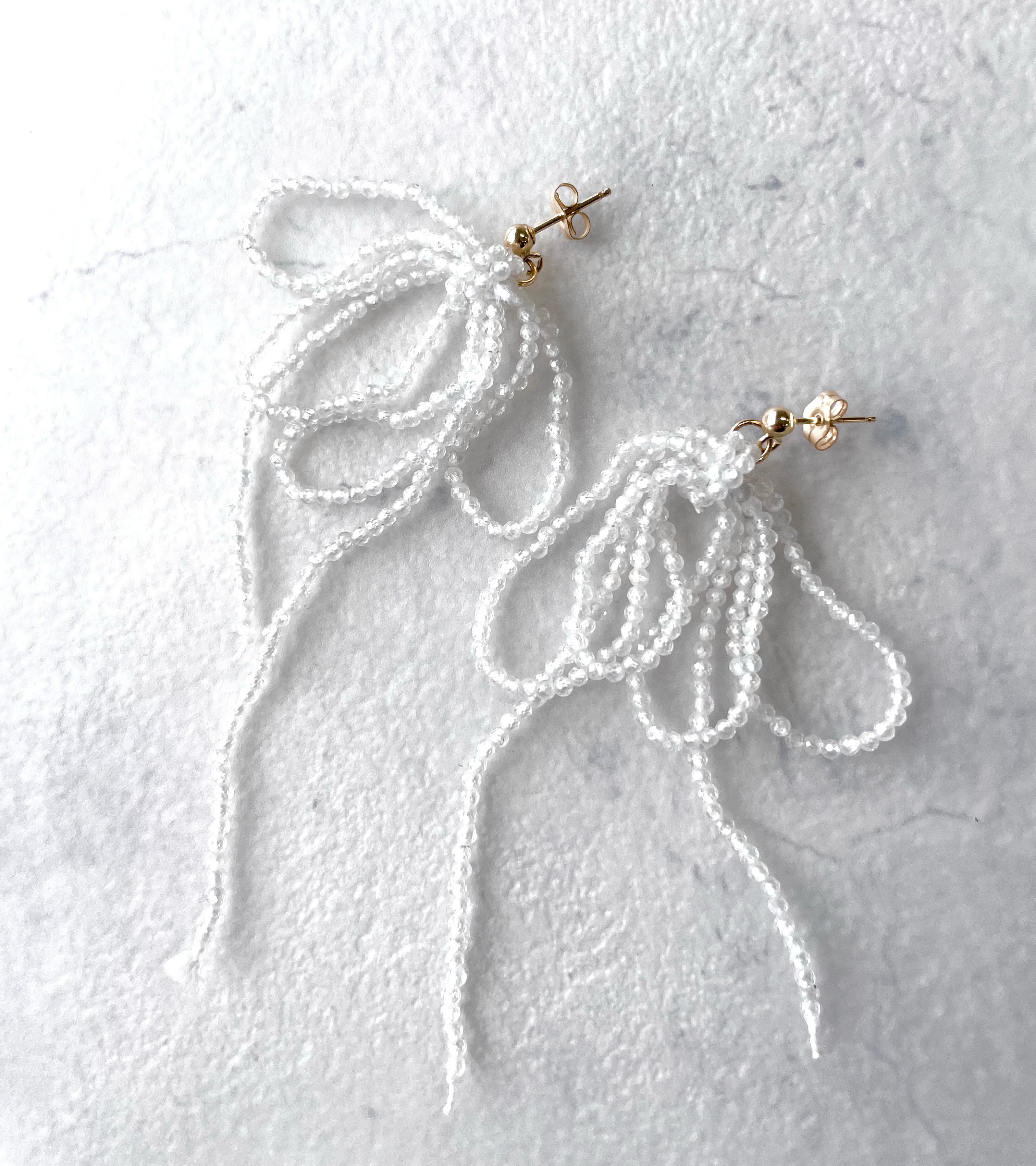 リボンピアス　天然石ジルコン　ギフト　プレゼント　ブライダル　結婚式　14ｋｇｆ