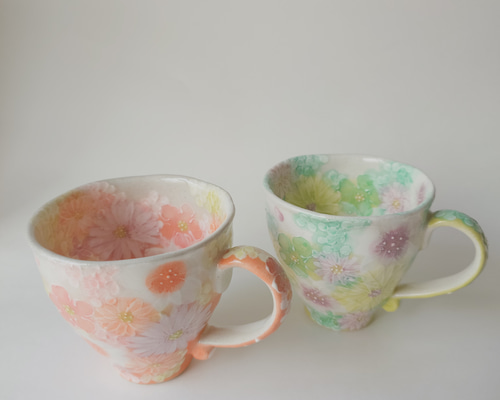Creema陶器市2025 工房ゆずりは マグカップ 紅彩雅花と彩小花紋ペア