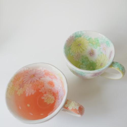 Creema陶器市2025 工房ゆずりは マグカップ 紅彩雅花と彩小花紋ペア