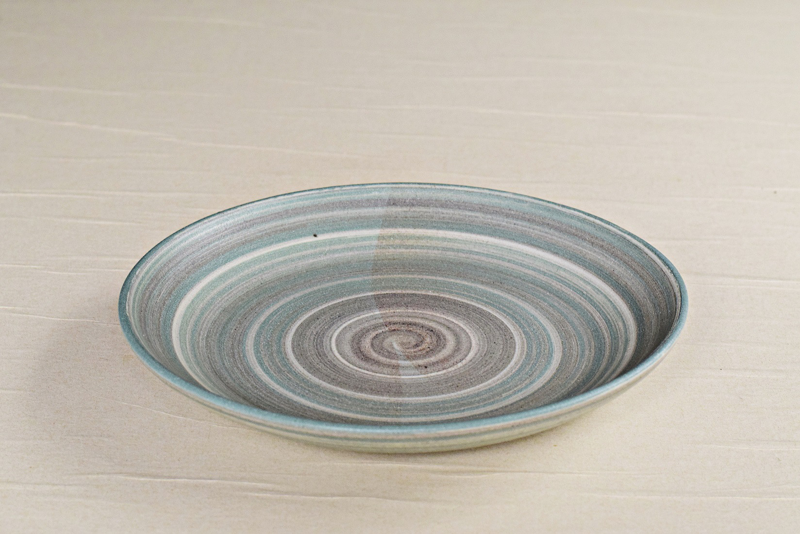 回転模様の皿(Pw-037)