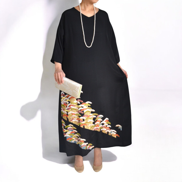 美品 黒留袖 着物リメイク ロングワンピース マキシ 舞楽 ゆったり 大きめ 美品 黒留袖 着物リメイク ロングワンピース マキシ 舞楽 ゆったり 大きめ