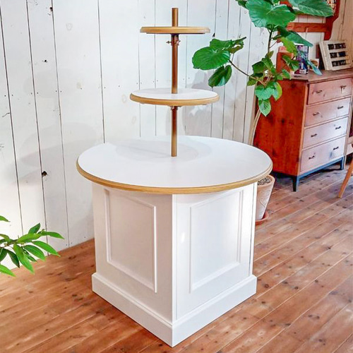 フランスアンティーク 木製の三段ラック ラウンド 丸型 ディスプレイ フランスアンティーク 木製の三段ラック ラウンド 丸型 ディスプレイ