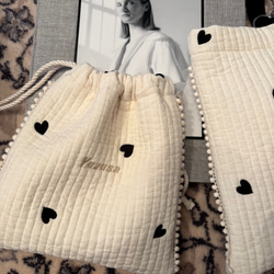 new⭐︎ヌビ黒ハート柄名入れ刺繍ポーチ　シューズポーチ　NUBI 名入れ　巾着ポーチ 入園グッズ　上履き袋 4枚目の画像