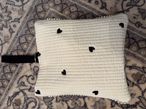 new⭐︎ヌビ黒ハート柄名入れ刺繍ポーチ　シューズポーチ　NUBI 名入れ　巾着ポーチ 入園グッズ　上履き袋 5枚目の画像