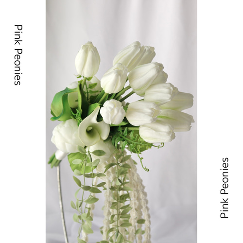 マーメイドドレスにぴったり♪シンプルで洗練された横抱きブーケ