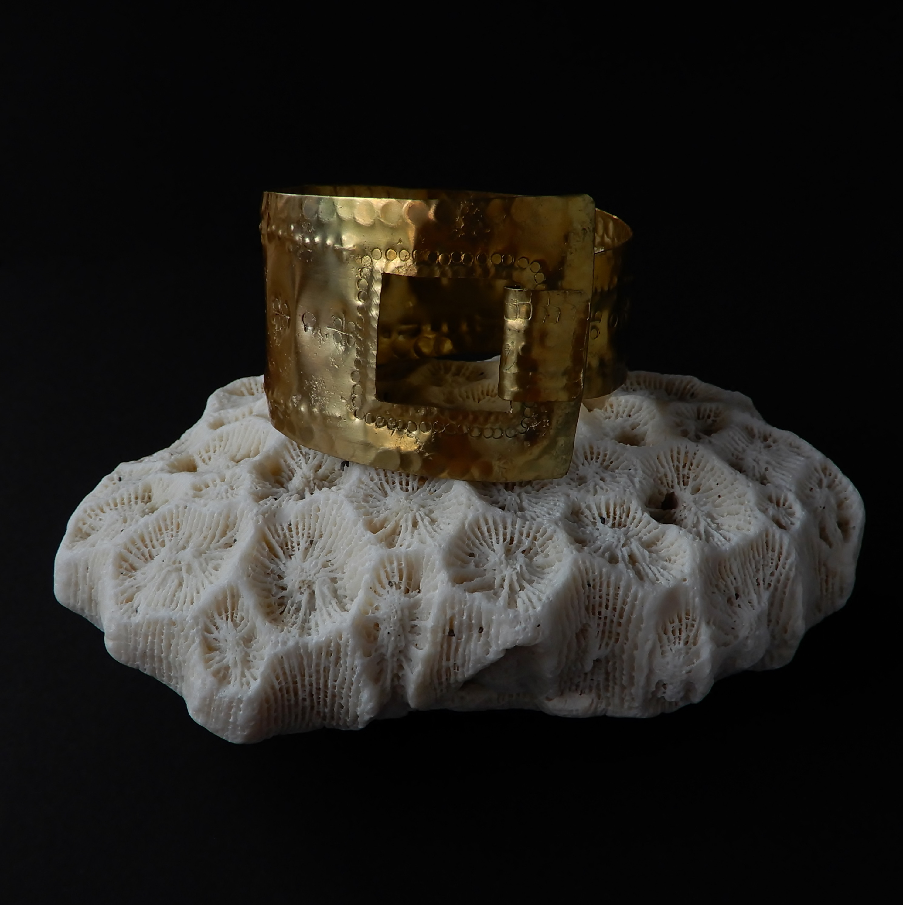 真鍮 彫金 バングル 1点もの brass bangle