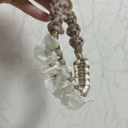 受注制作　ハンドストラップ　スマホストラップ　パラコード　ハンドメイド　大人可愛い　上品　 5枚目の画像