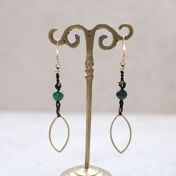 マーキスブラスフープマラカイトマクラメピアスmacp128天然石エスニックアジアンエキゾチックなアレルギーフリーピアス 2枚目の画像