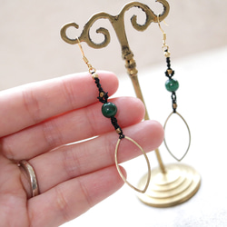 マーキスブラスフープマラカイトマクラメピアスmacp128天然石エスニックアジアンエキゾチックなアレルギーフリーピアス 5枚目の画像