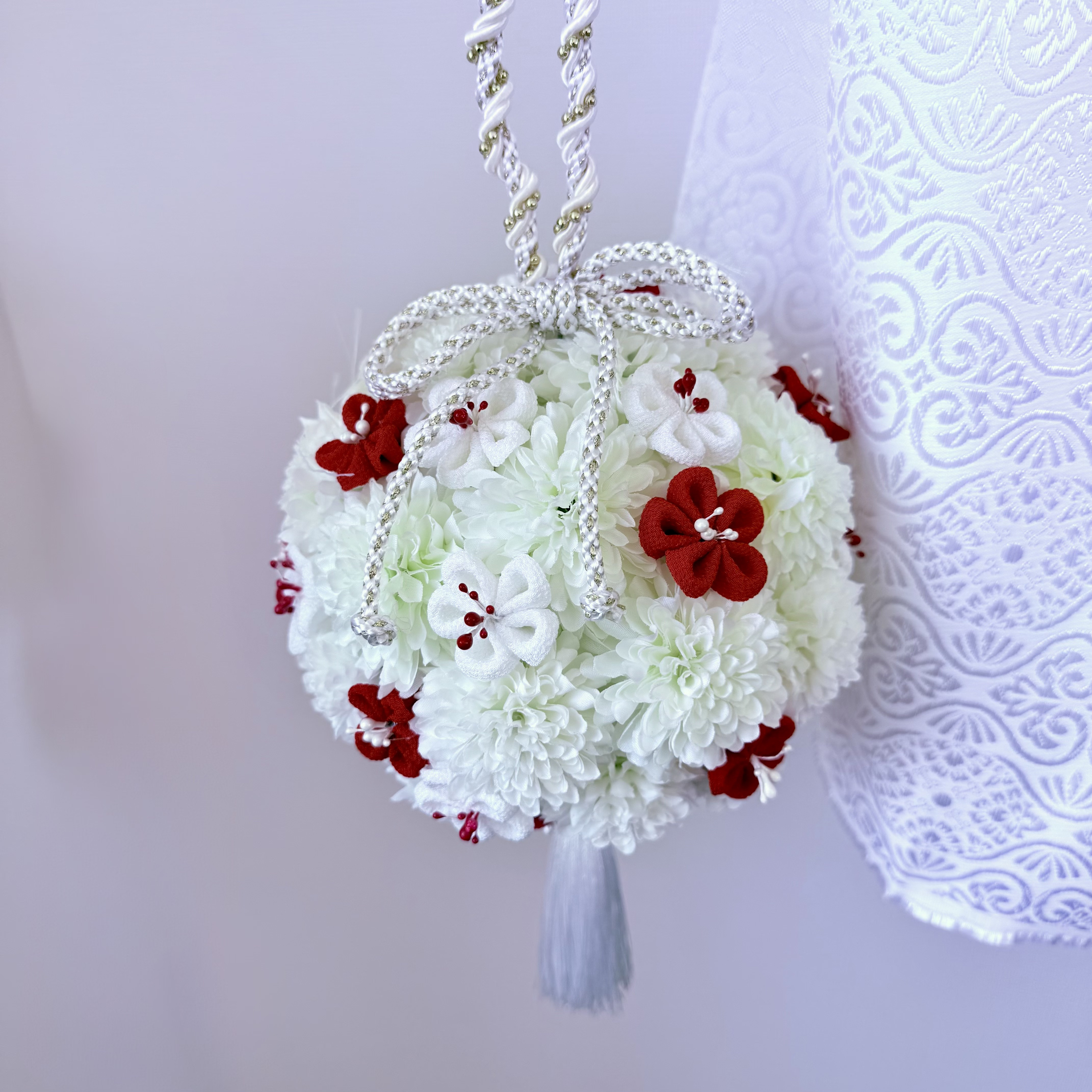 和婚にぴったりの紅白のてまりブーケ..和婚　ウエディング