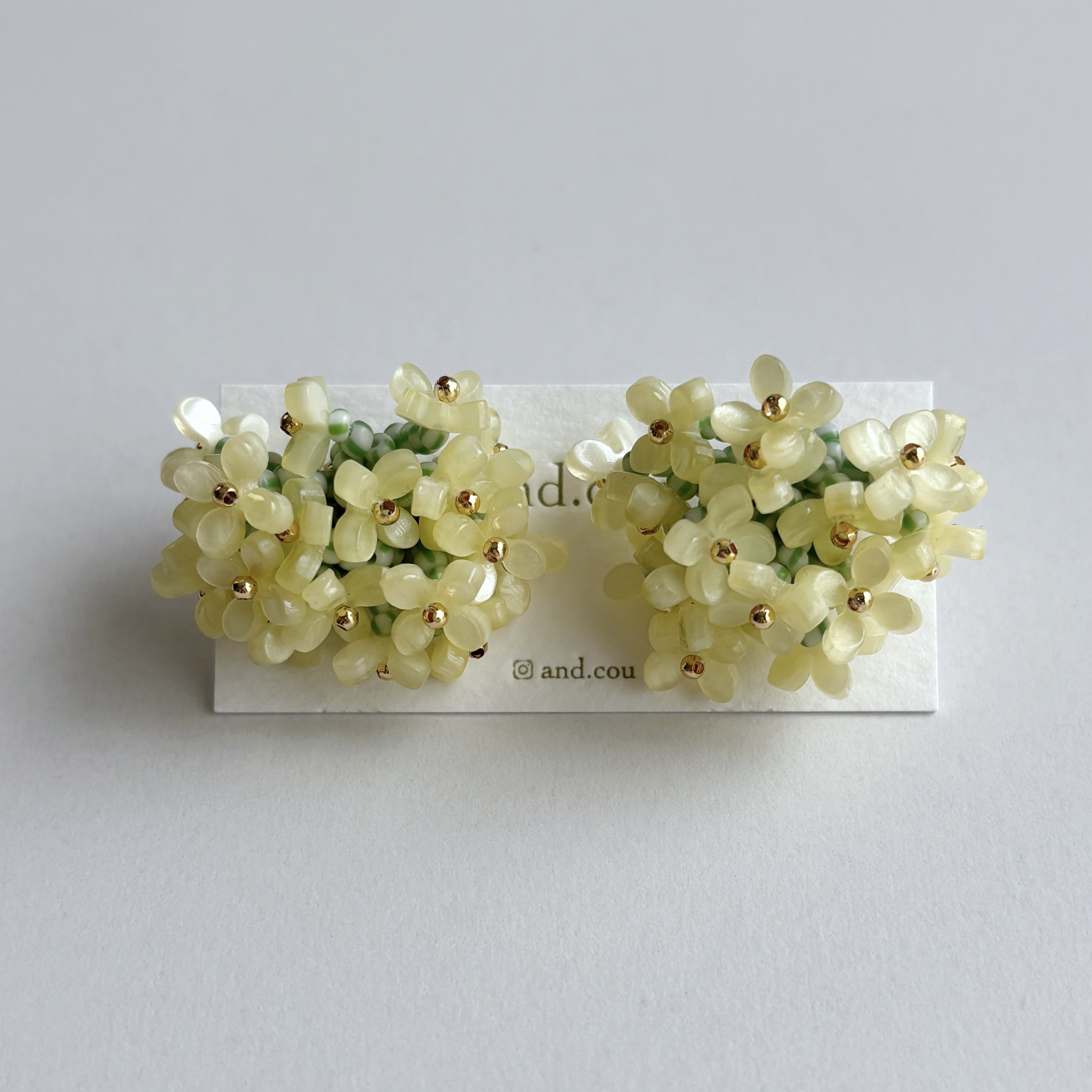 baby sisi【タンポポ】/ヴィンテージ ビーズ & お花 ビーズ アレルギー対応 5,396円