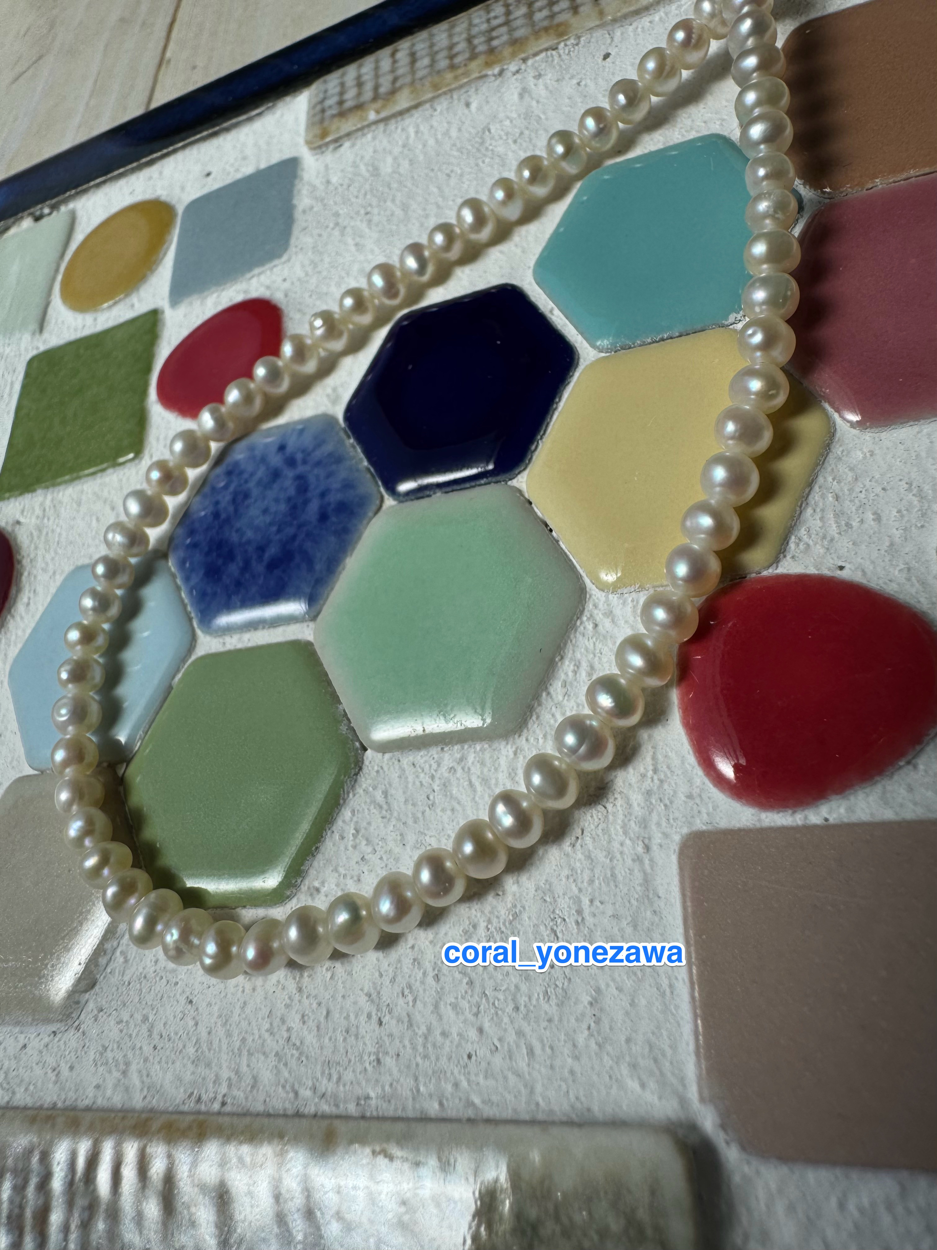 ホワイトカラー淡水パールネックレス．約3.5ミリポテト型.シンプルロング