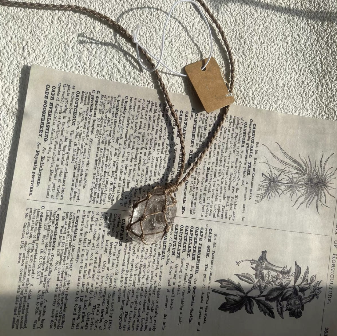 純粋手編み天然ホワイトクリスタル原石パワーペンダントです