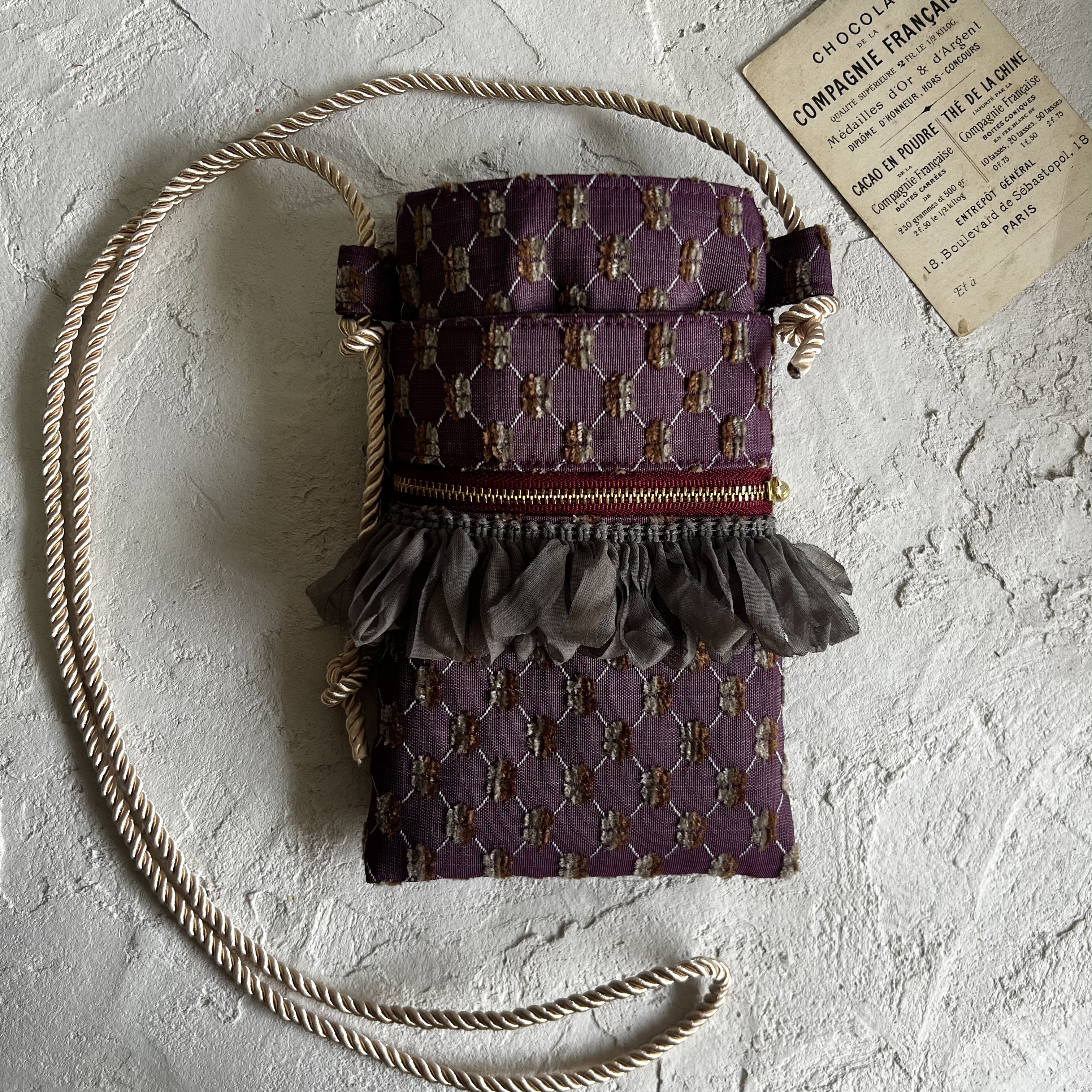 【葡萄】ショルダーマルチポーチ　サコッシュ　携帯ケース