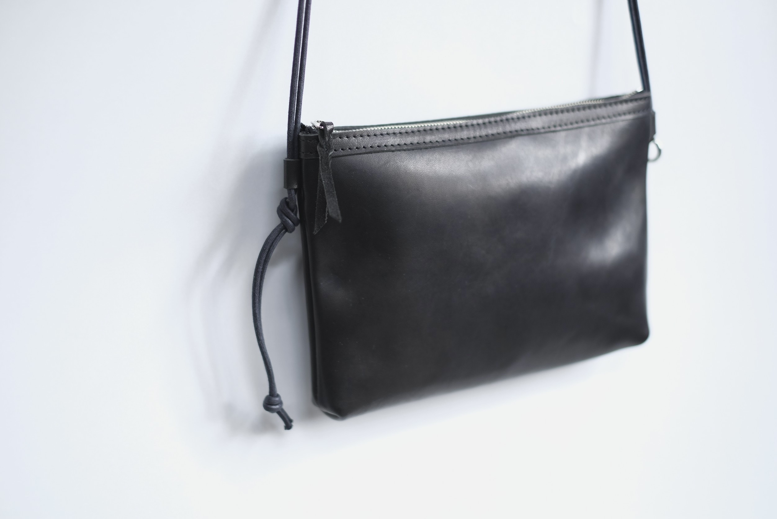 ＜期間限定SALE＞【leather sacoche】sizeMレザーサコッシュ ミニショルダーバッグ　クロ