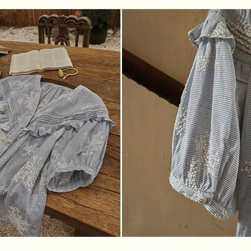 爽やかブルーのフラワー刺繍コットン地 Vネックフリルののブラウス