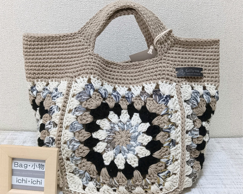 ♡lily♡ページデイジーグラニースクエア モチーフトートバッグ デイジーグラニースクエア モチーフトートバッグ - メルカリ