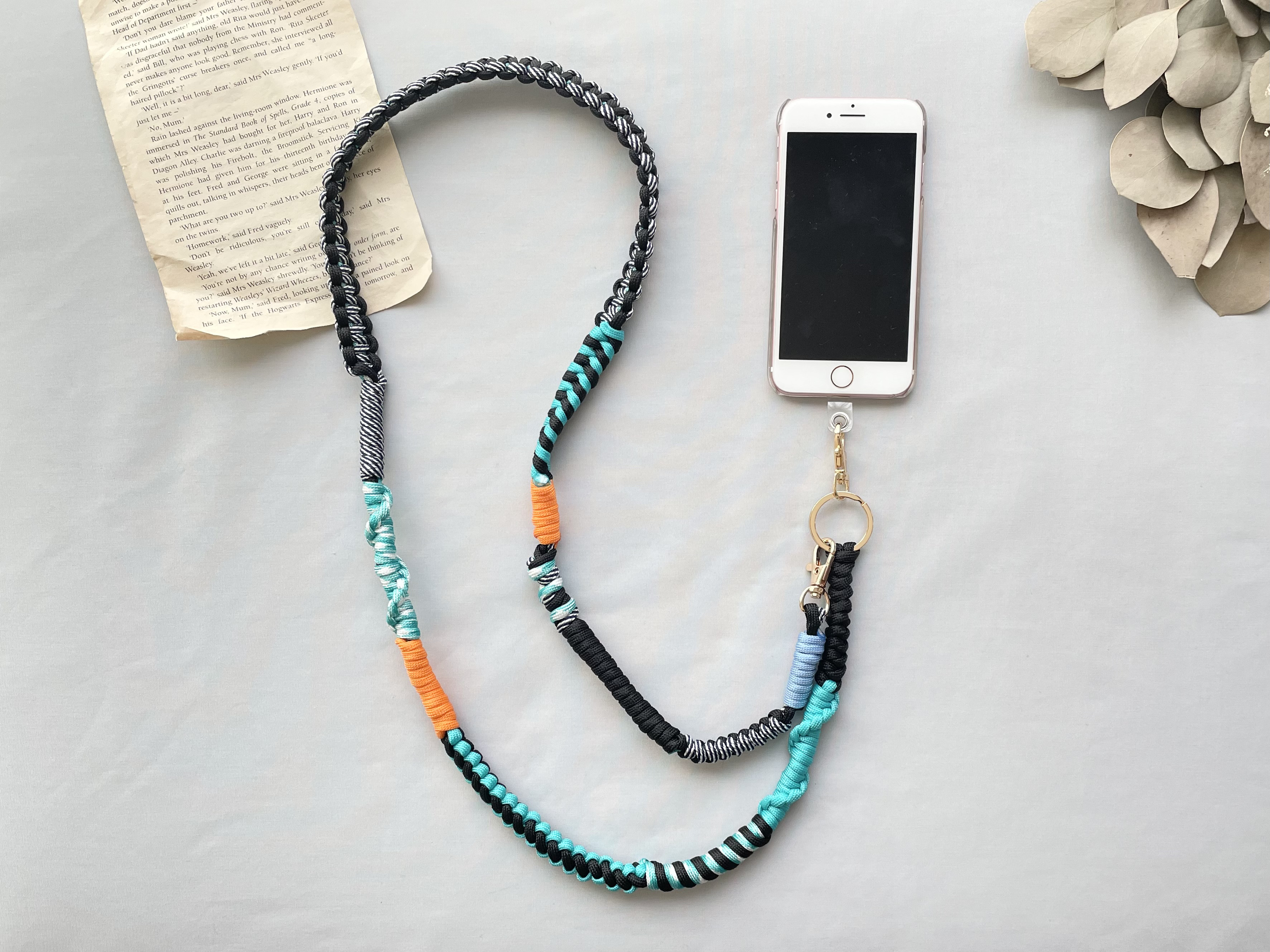 パラコードで作る気まぐれスマホショルダーストラップ(オレンジ