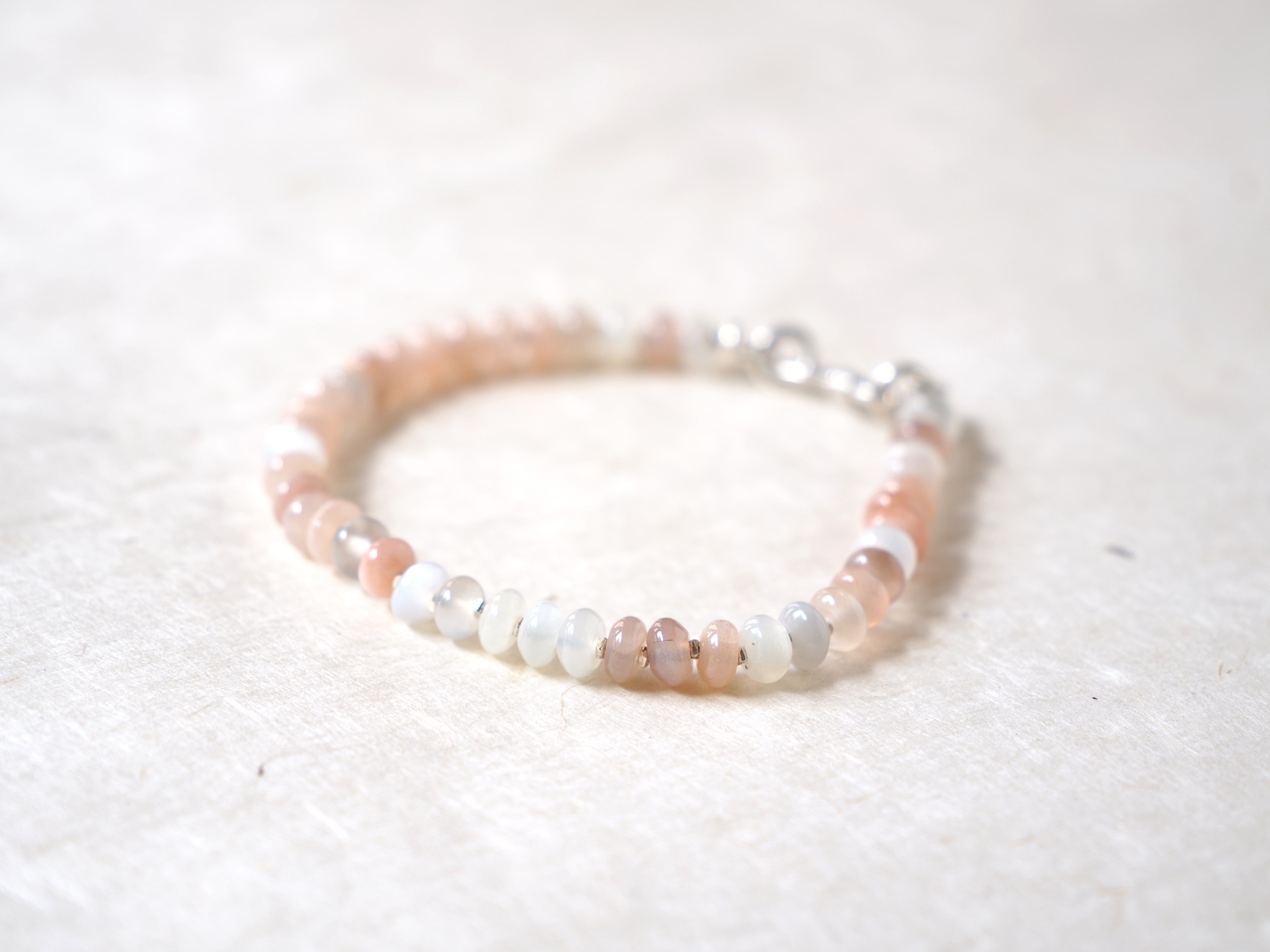 <MTO> -pink Moonstone- bracelet