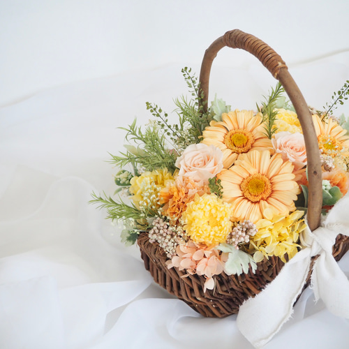 ガーベラのプリザーブドフラワーバスケットアレンジ basket