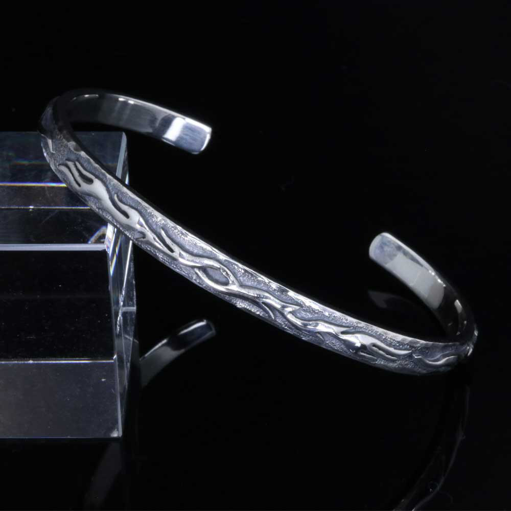 バングル メンズ : 火焔 炎 バングル 平打ち 燻し仕上げ シルバー シンプル S/M/L B-141